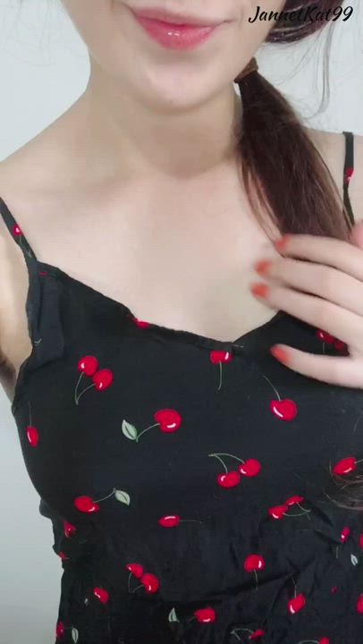 Sundresses are great because no bra is requiered [OC]