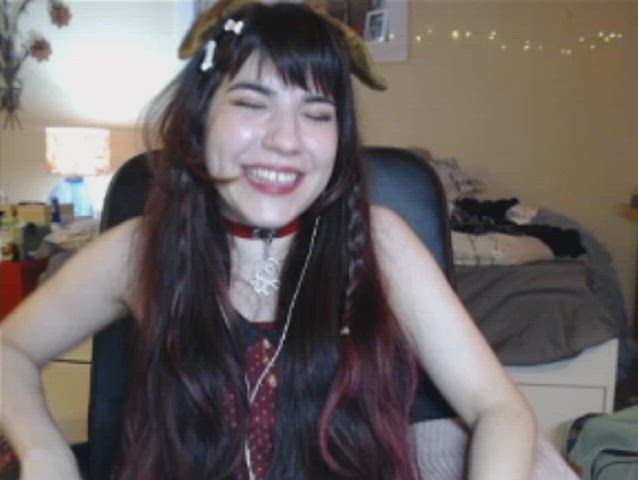 amateur babe fetish kinky laughing portuguese sfw mouth-kink gif