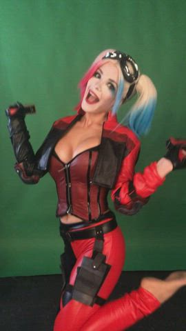 Behind The Scenes Comics Cosplay Harley Quinn gif