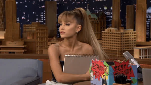 Ariana Grande gif