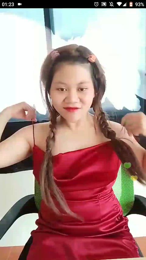 amateur downblouse huge tits milf mature natural tits nipslip tiktok tits gif