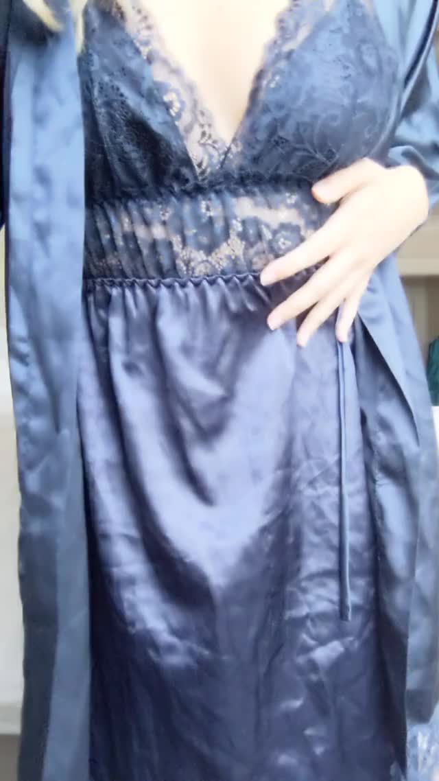 Silky kitty reveal and drop ? (oc)
