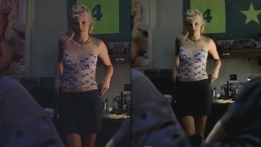 Amy Smart (25 y.o,) - Road Trip (2000) BluRay vs VHS open matte