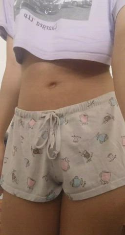 If you saw me in my pj's would you even let me sleep? 👀😘