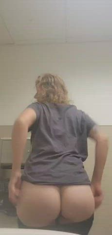 ass bubble butt flashing thick thong yoga pants gif