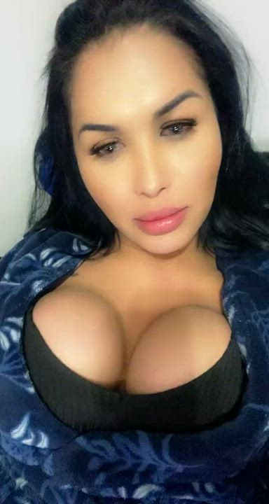 Brazilian Cleavage Close Up Erection Mariana Pink Pretty Trans gif