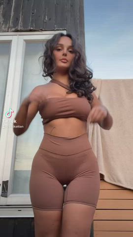 do you like what i’m wearing to yoga?