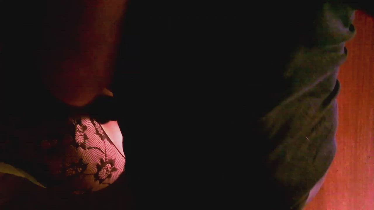 Wife forced to squirt on the sex swing