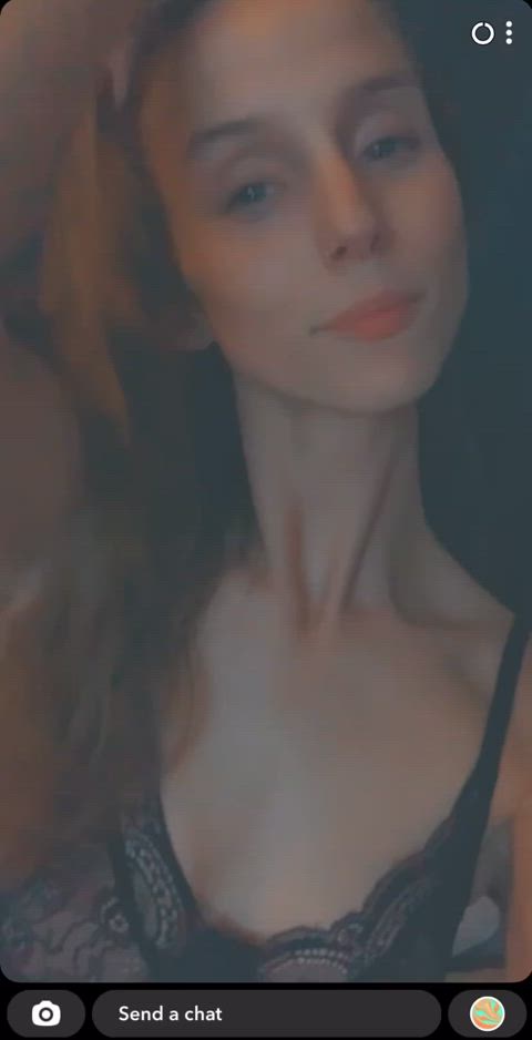 5’8 and 100lbs. Petite babe/couples content.