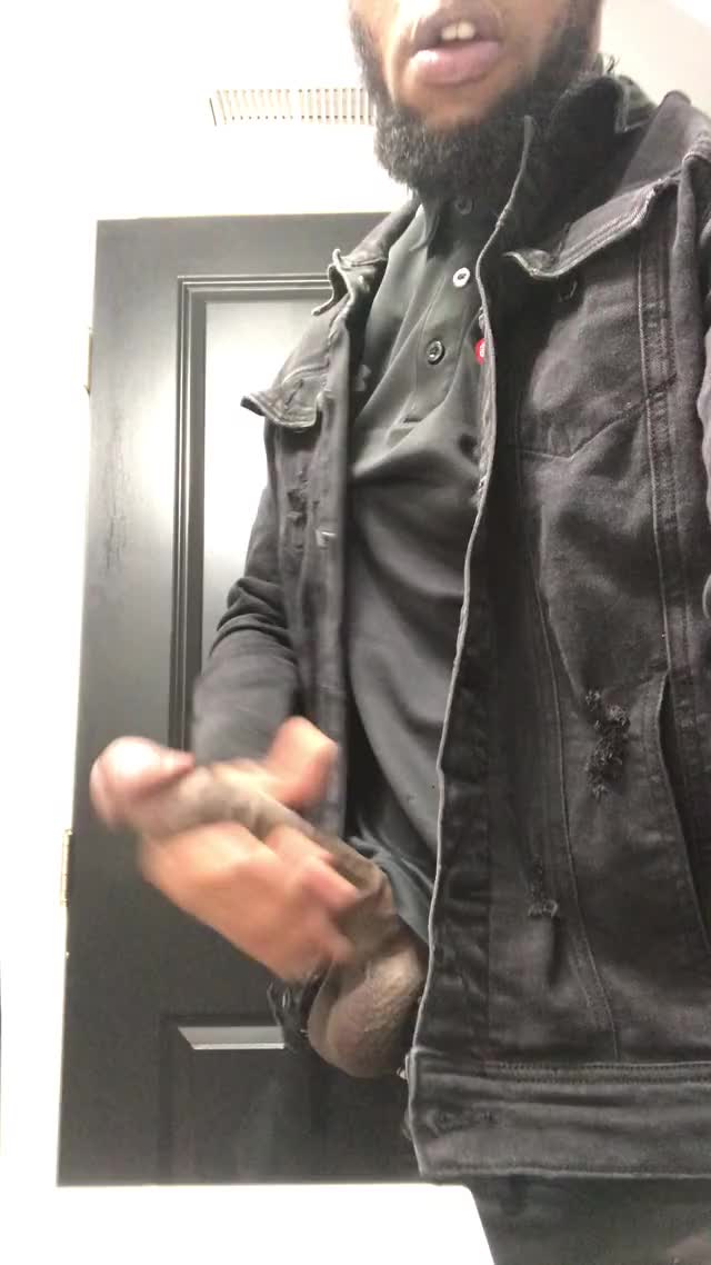 CUM FUCK ME? ADD ME ON ONLYFANS/PETTYASSGOON