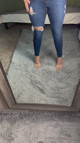 No bra &amp; I’m off to Costco. No one will ever know. 😈 [F30]