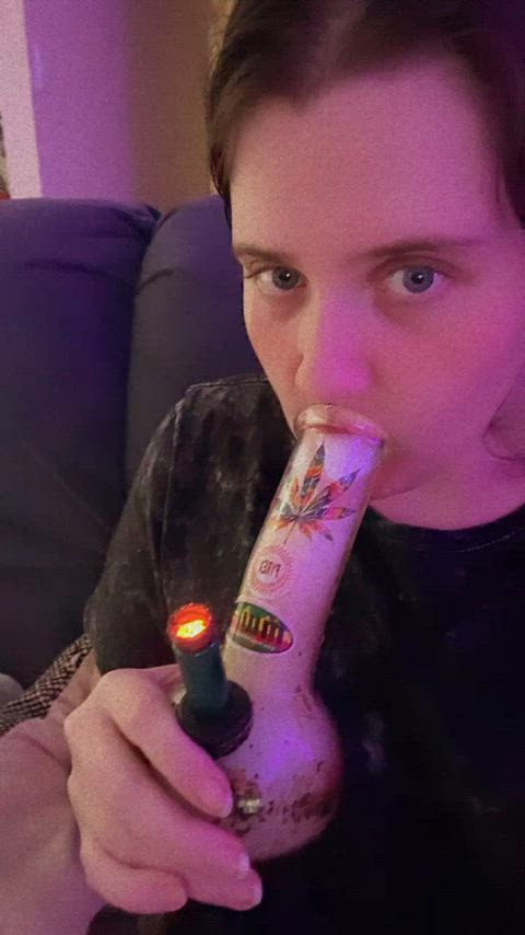 Who’s joining me for a sesh? Preferably naked and cuddling too <33