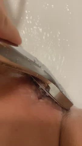 My pussy love the shower head<3