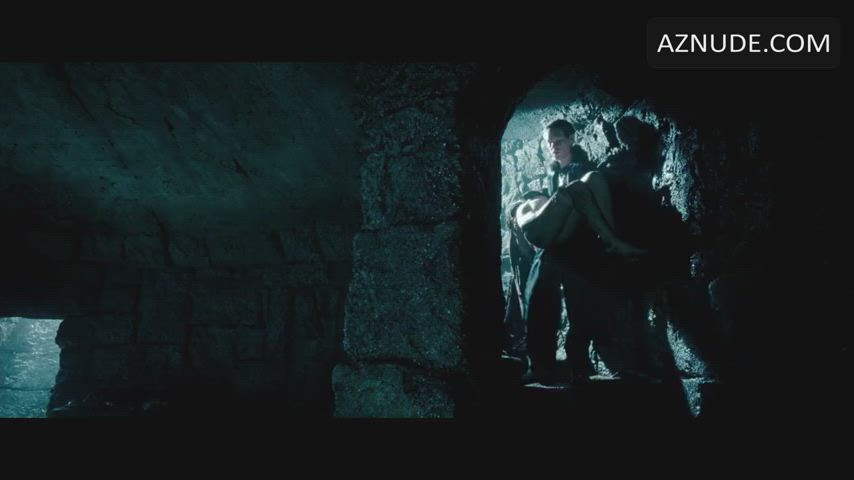 Kaja Gjesdal and Christine Danielle - Underworld: Evolution (2006)