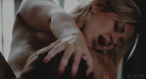 grabbing the head is hot