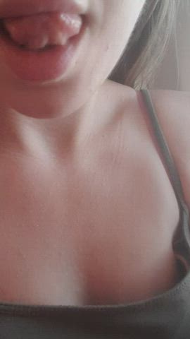 I love to show my tits even on airplane!