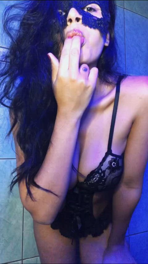 big tits tits teen onlyfans boobs latina solo natural tits gif