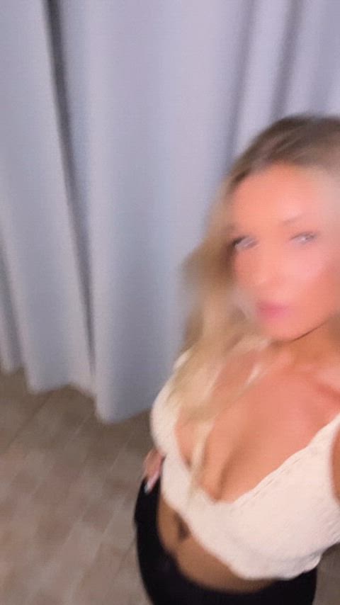 18 years old amateur babe blonde natural tits legal-teens tik-tok gif
