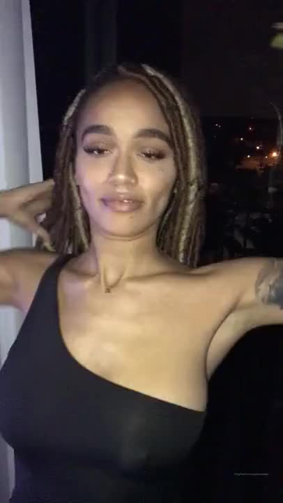LIGHT SKIN SUCKING DICK
