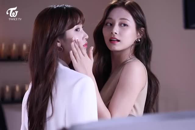 TWICE TV ESTEE LAUDER - Mina Tzuyu