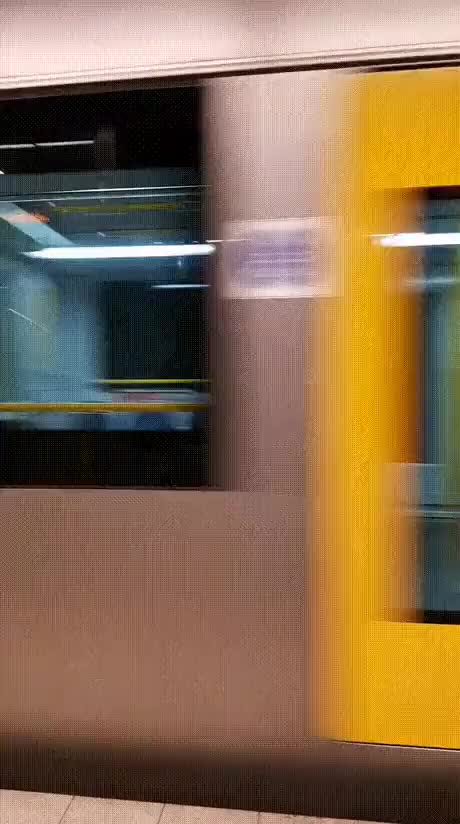 QUANDO VOCÊ VAI ATRAVESSAR A RUA, OLHA SÓ PRA UM LADO MAS O ÔNIBUS VEM DO OUTRO