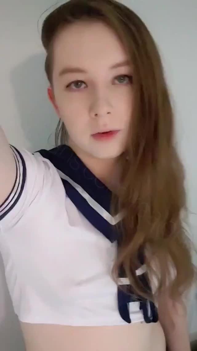 Are you her little PogChamp ?? ? [twitter@gril_real]