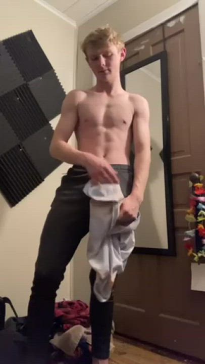 Looking for a gf haha, would loveeee for you to hmu!!! Also, don’t just be sexual;