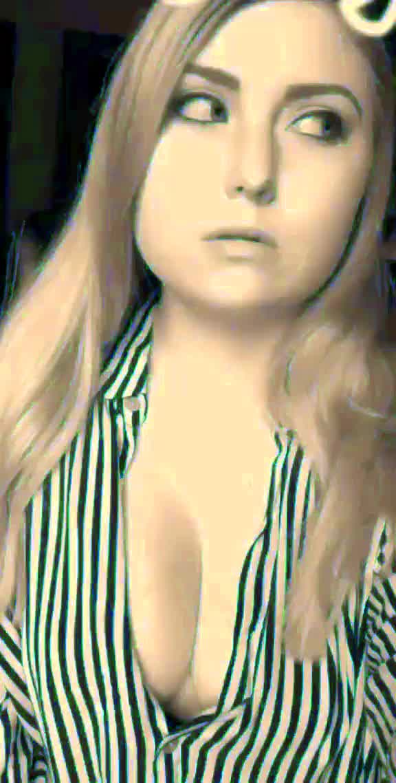 Tiffany Kudrikow 2019 Cleavage Devil Tiktok