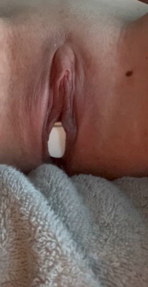 little gape after stretching my pussy out 😻