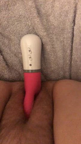 My fat pussy swallowing my toy