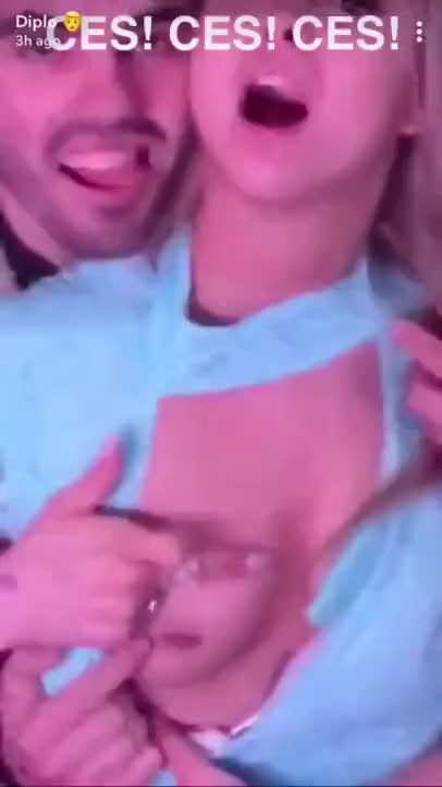 vlc-record-2018-11-09-19h40m16s-Festival Slut At Concert.mp4-