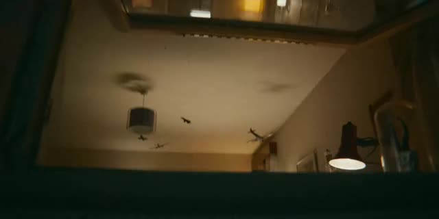 Aimee Lou Wood in Sex Education S01E01
