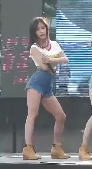160521 Hyunyoung shake 3 (Mach) loop