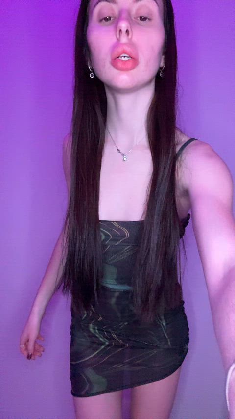 18 years old ass dancing tits tik-tok gif