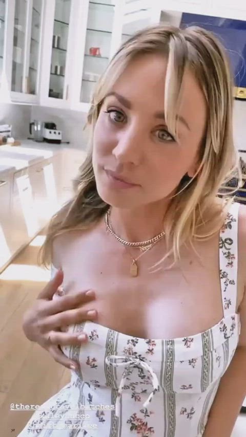 Kaley Cuoco grops her own breast