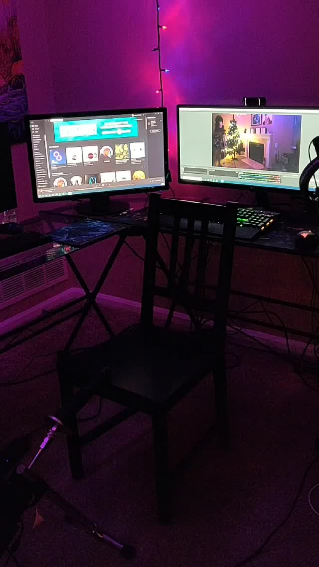 I LOVE to watch myself : D