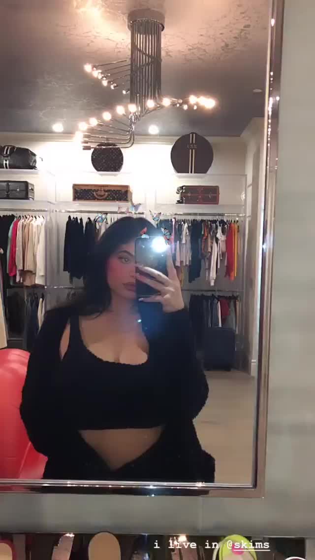 Kylie Jenner 8181