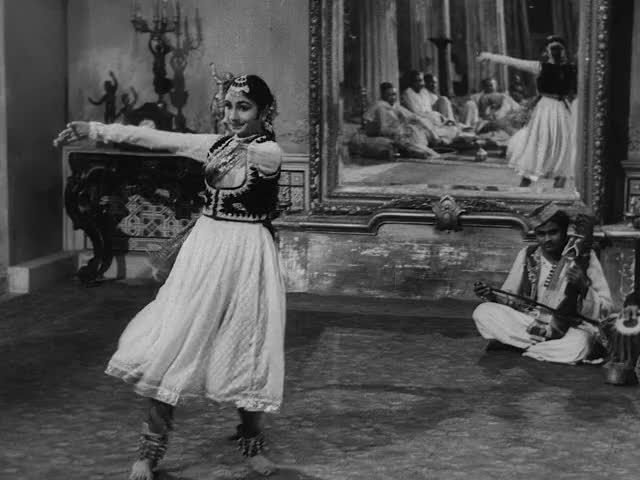 Music-Room-1958-GIF-01-21-08-dancer