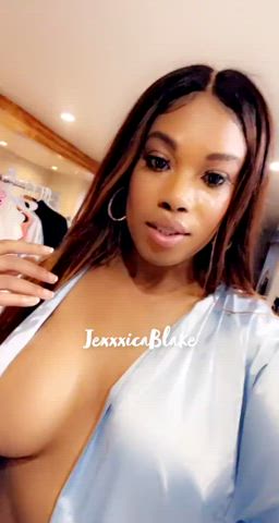 Big Tits Ebony Pretty Robe Trans gif