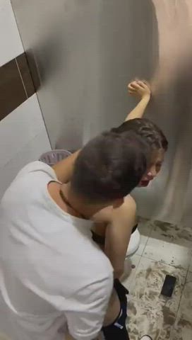 She Cried on pain during toilet sex with her BF