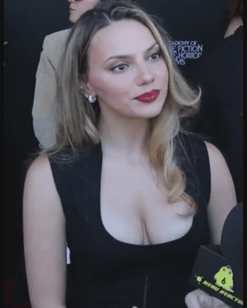 big tits celebrity cleavage downblouse celebs gif