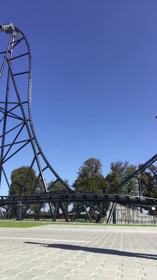 Comment with ? emoji if you love RollerCoasters! Whats the most extreme thing you’ve
