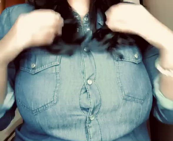 Well that shirt opens up quick (f)