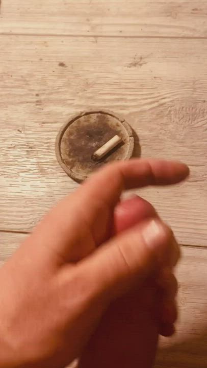Cum[m]ing on my roach 🪳