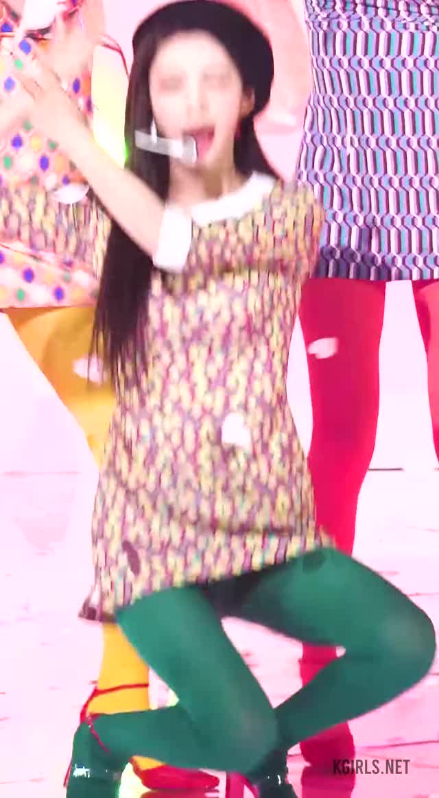YEOREUM-WJSN-green-9-www.kgirls.net
