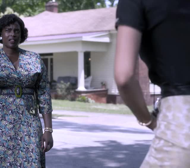 Cheek To Cheek: Jurnee Smollett in Lovecraft Country [S1E3E4]