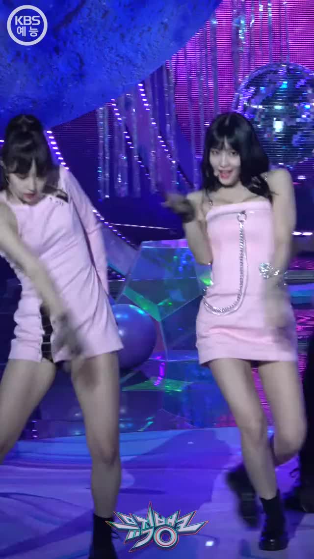 [4K]팬시(FANCY) - 모모 직캠 TWICE(트와이스) [뮤직뱅크 Music Bank] 20190426