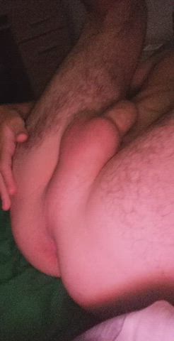 18 looking for hung or big pecs ? DM for snap