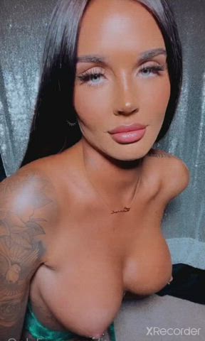 OH MY GOD SHE'S SO HOT (OCEAN EYES) [HER NAME AND ALL OF HER CONTENT IN THE COMENT]