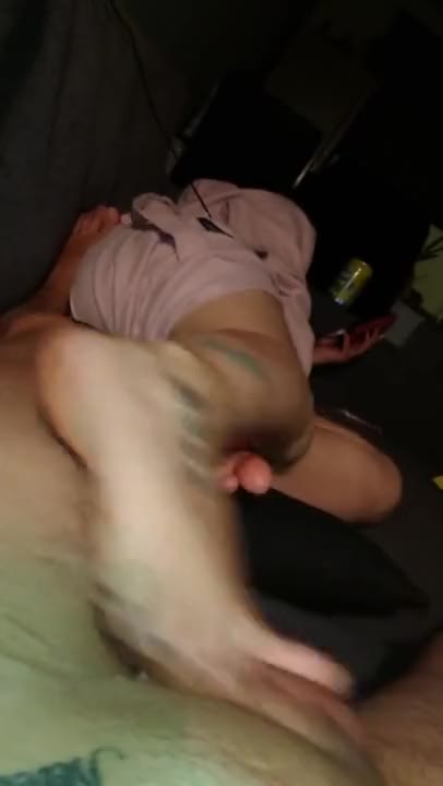 4K Playing on my phone and ingoring him when hé cums